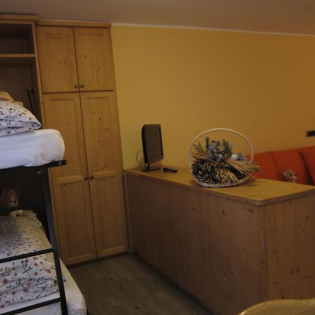 Chalet Del Sole Per Gruppi ลีวินโญ ภายนอก รูปภาพ
