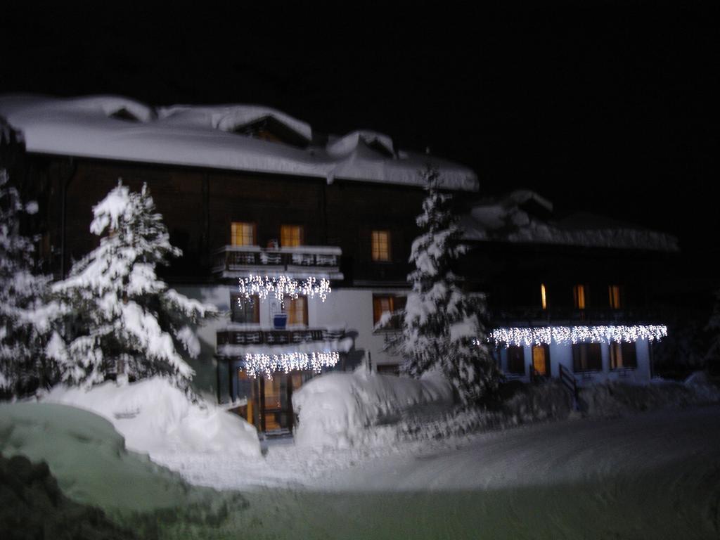 Chalet Del Sole Per Gruppi Aparthotel ลีวินโญ ภายนอก รูปภาพ