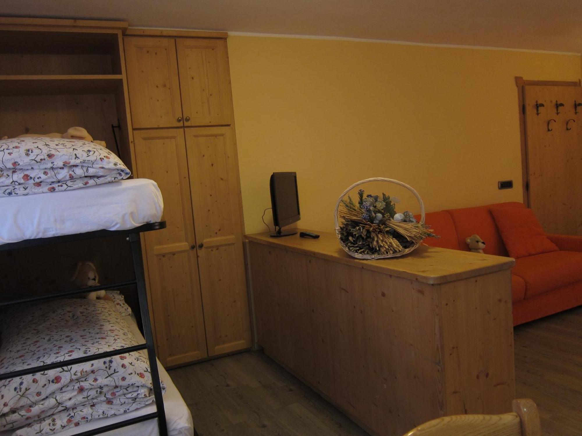 Chalet Del Sole Per Gruppi ลีวินโญ ภายนอก รูปภาพ