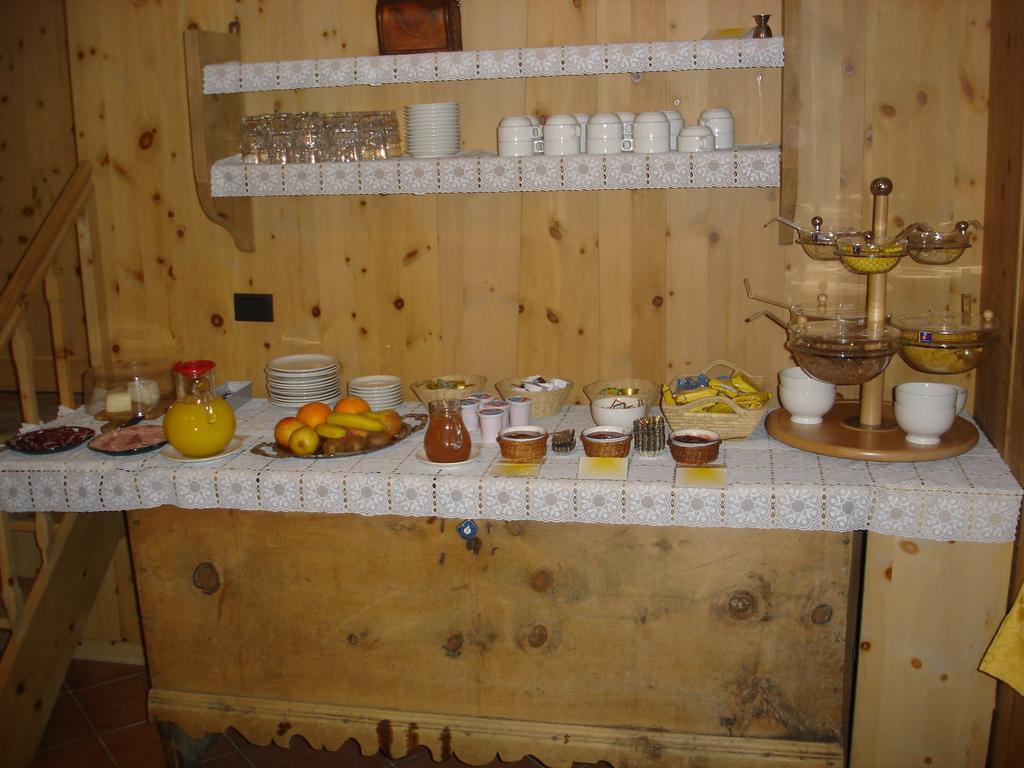 Chalet Del Sole Per Gruppi ลีวินโญ ภายนอก รูปภาพ