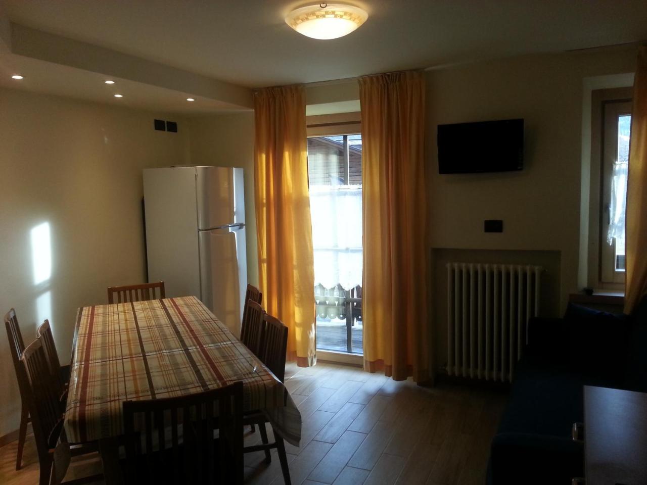 Chalet Del Sole Per Gruppi ลีวินโญ ภายนอก รูปภาพ