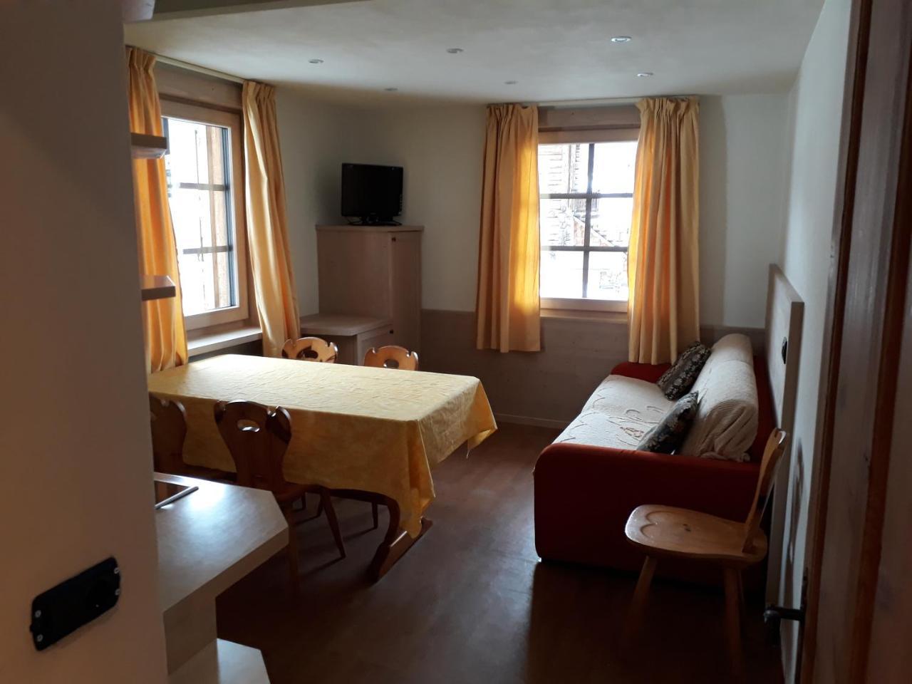 Chalet Del Sole Per Gruppi ลีวินโญ ภายนอก รูปภาพ