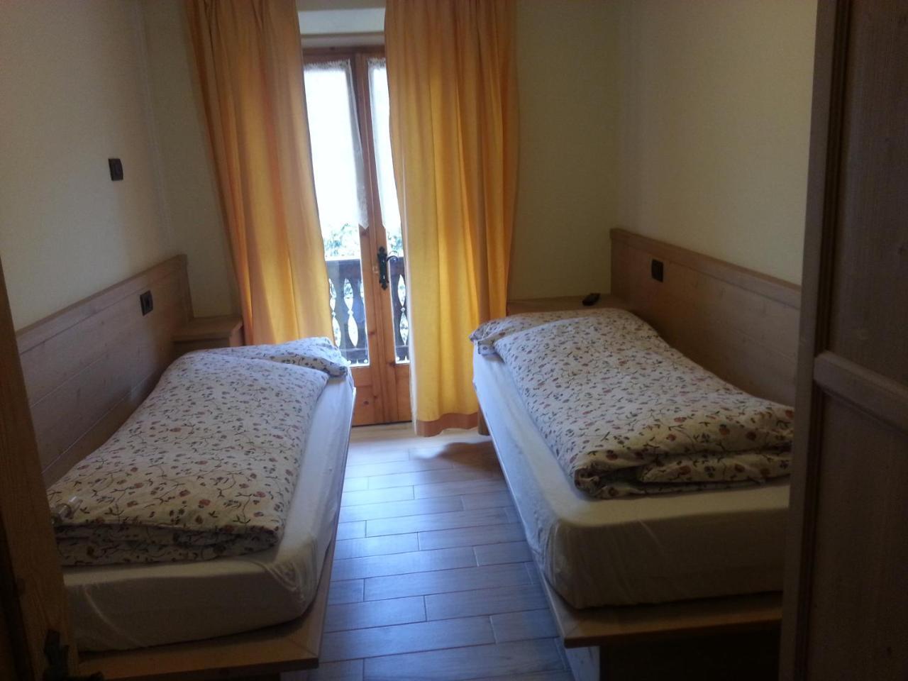 Chalet Del Sole Per Gruppi ลีวินโญ ภายนอก รูปภาพ