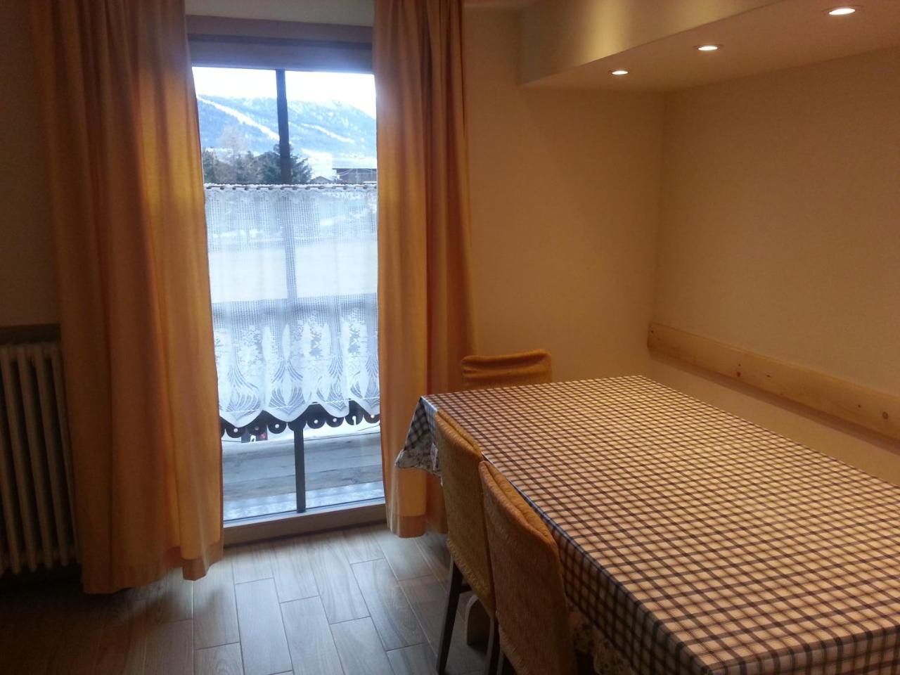 Chalet Del Sole Per Gruppi ลีวินโญ ภายนอก รูปภาพ