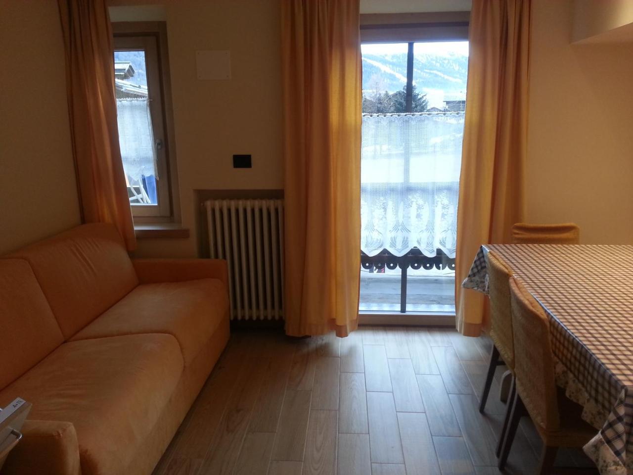 Chalet Del Sole Per Gruppi ลีวินโญ ภายนอก รูปภาพ